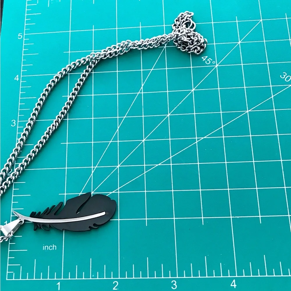 🆕 Feather Pendant Necklace Stainless Steel